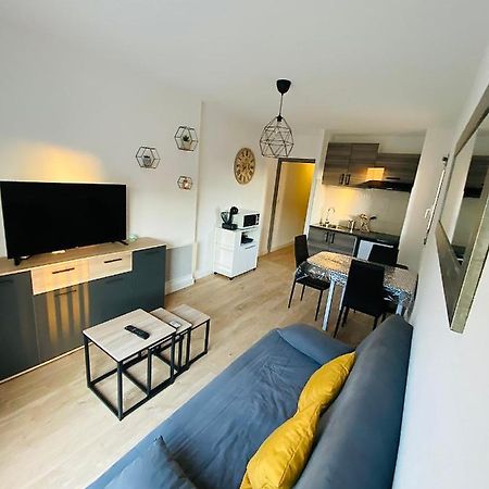 Appartement Au Port De Saint Cyprien Екстер'єр фото